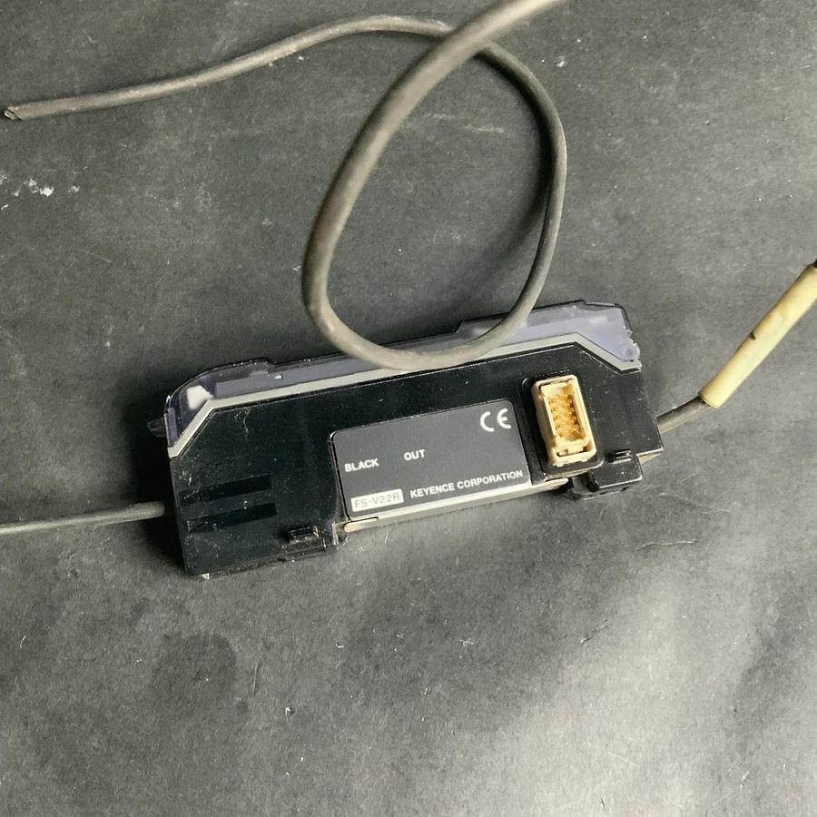 Used KEYENCE FS-V22R PHOTOELECTRIC AMPLIFIER ($25 OBO)