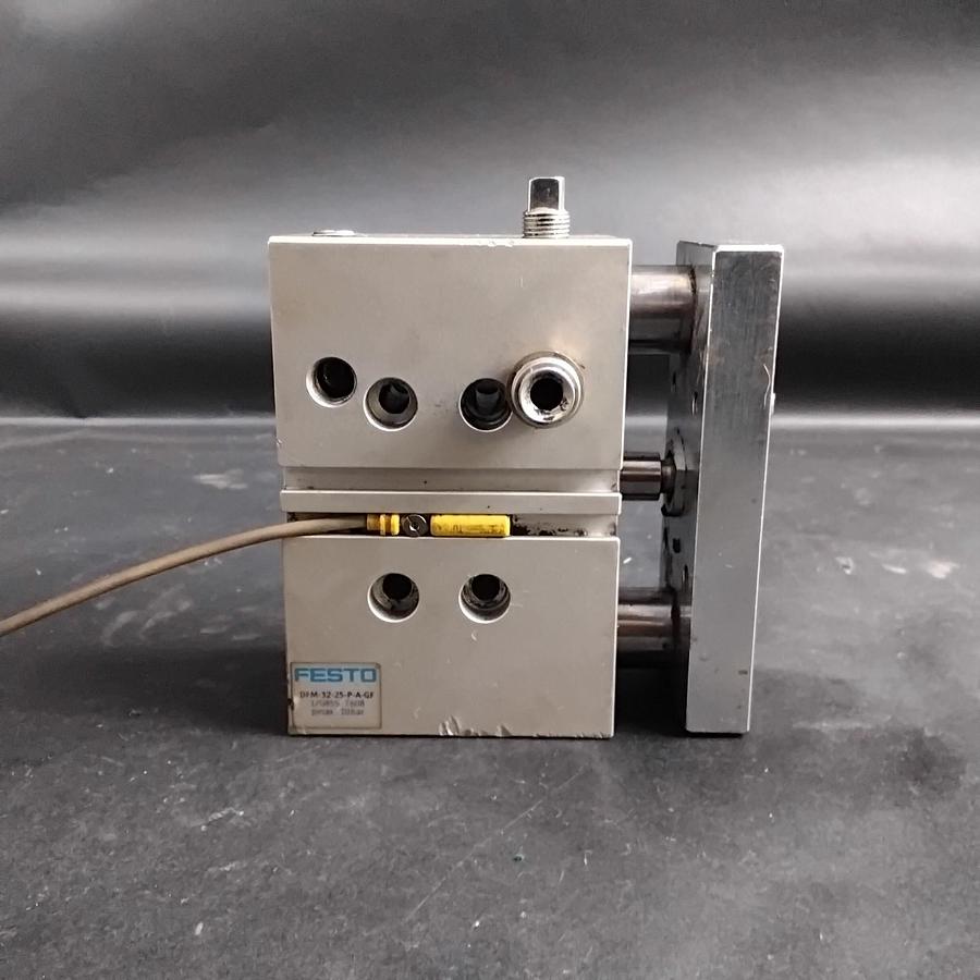 Used FESTO DFM-32-25-P-A-GF GUIDE CYLINDER ($100 OBO)