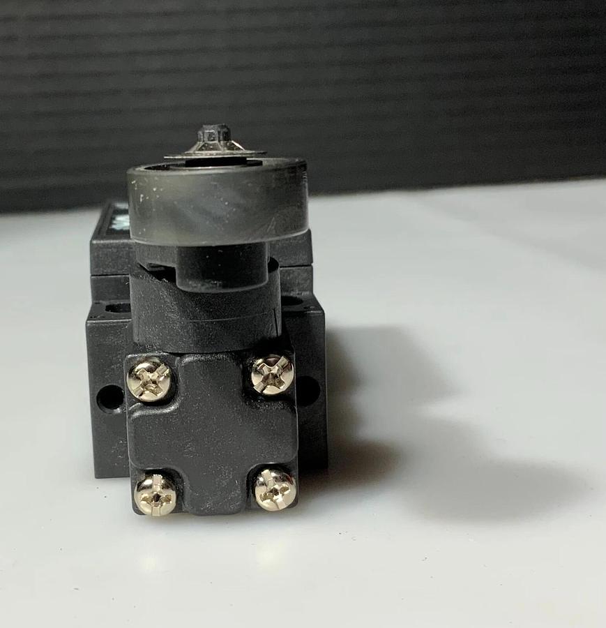 Used OMRON D4N-9120 LIMIT SWITCH ($49.99 OBO!!!)