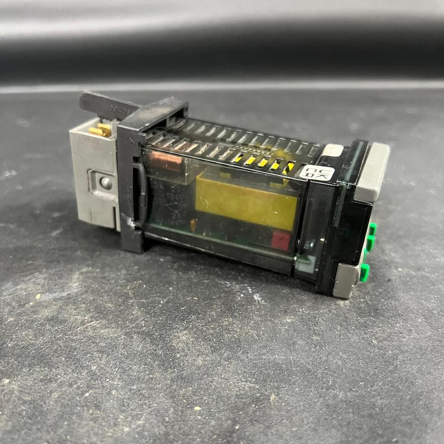Used CAL CONTROLS 99111F TEMPERATURE CONTROLLER ($120 OBO)