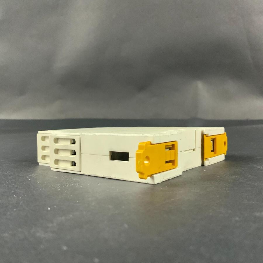 Used SIEMENS K8AB-TH11S TEMPERATURE MONITORING RELAY ($40 OBO)