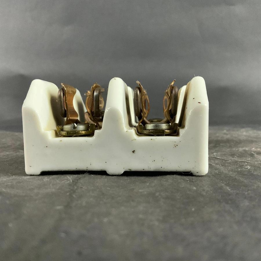 Used THOMAS & BETTS FUSE HOLDER 388-402 ($10 OBO)