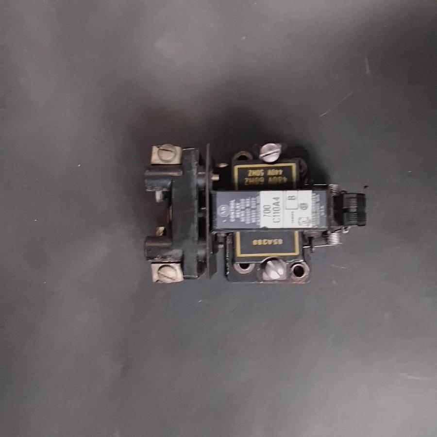 Used ALLEN BRADLEY 700-C110A4 CONTROL RELAY ($32 OBO)