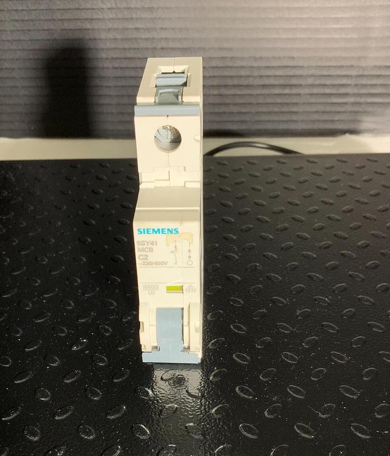 Used SIEMENS 5SY4102-7 ($19.99/EACH OBO)