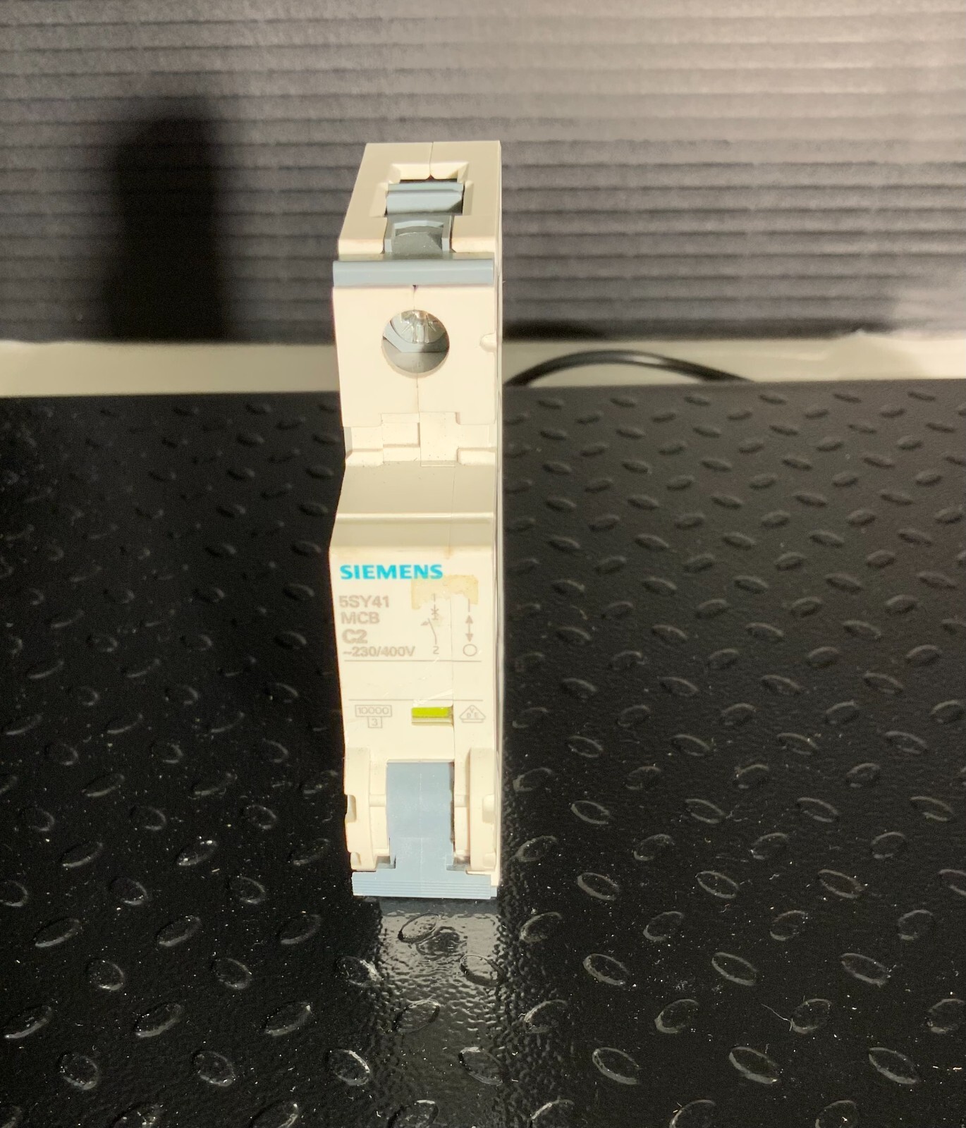 Used SIEMENS 5SY4102-7 ($19.99/EACH OBO)
