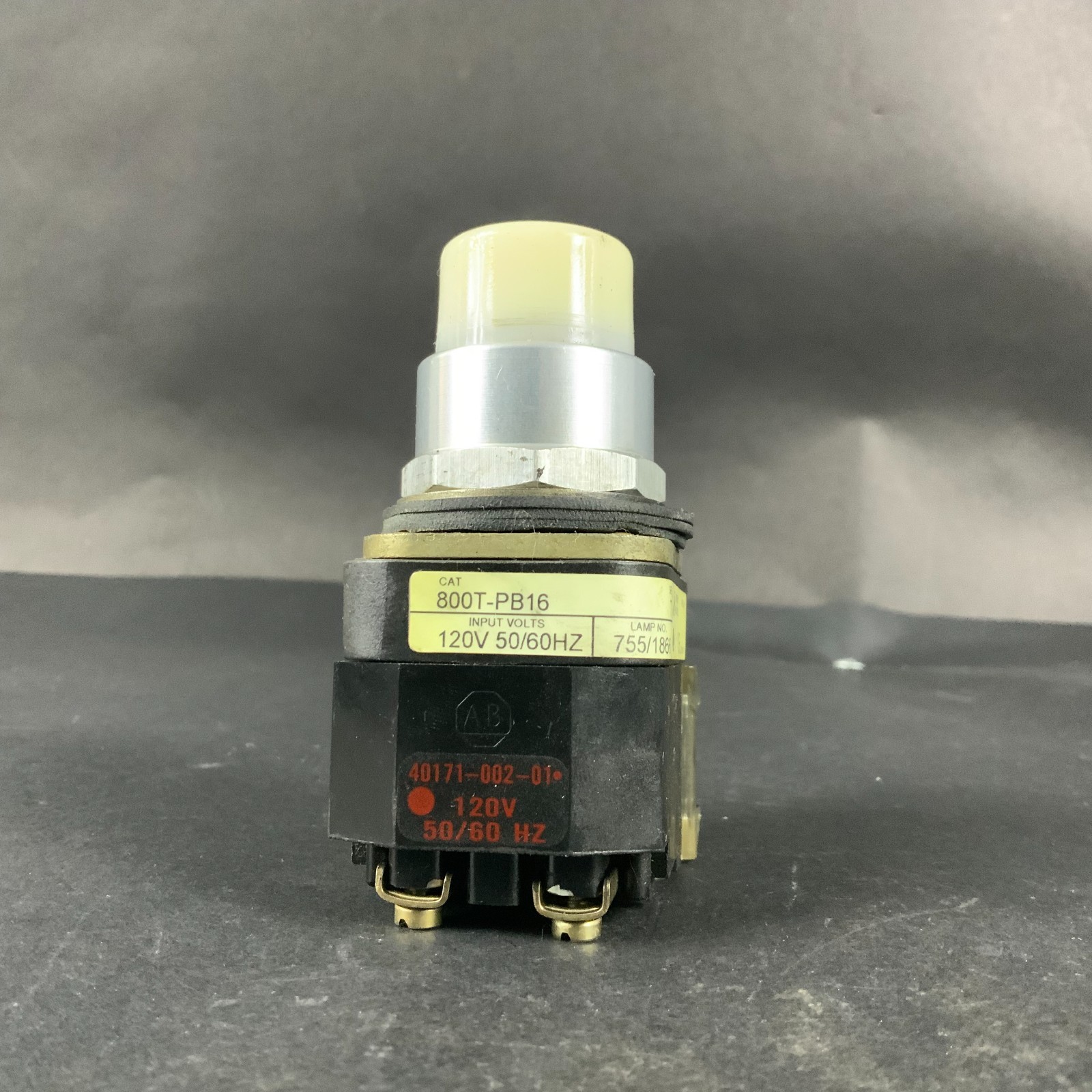 Used ALLEN BRADLEY 800T-PB16 WHITE ILLUMINATED PUSH BUTTON ($15 OBO)