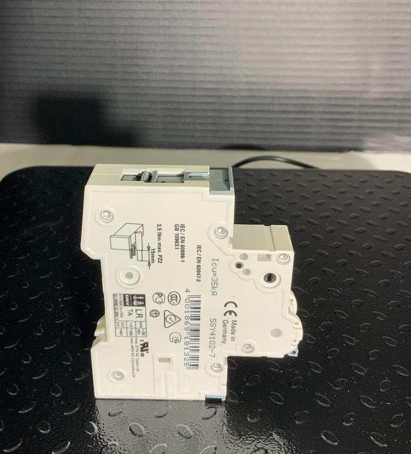 Used SIEMENS 5SY4102-7 ($19.99/EACH OBO)
