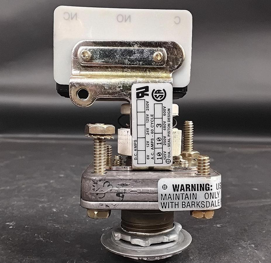 Used BARKSDALE E1S-H90-BR PRESSURE SWITCH ($175 OBO)