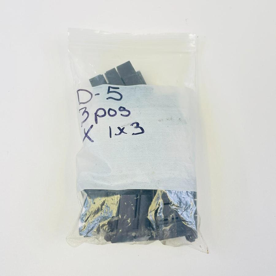 Used TE CONNECTIVITY AMP 1-179958-3 D-5 X 3-POS RECEPTACLE HOUSING 11 PCS