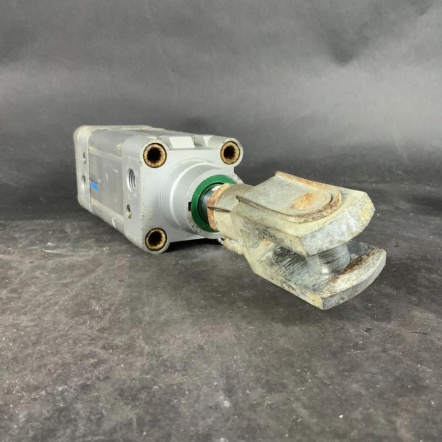 Used FESTO DNC-50-25-PPV-A PNEUMATIC CYLINDER ($30 OBO)