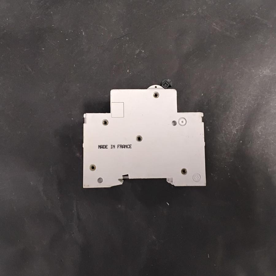 Used MERLIN GERIN MULTI 9 K60N C16 CIRCUIT BREAKER ($7 OBO)