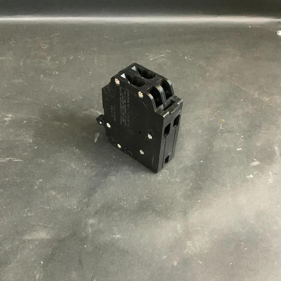 Used MURRAY MM220 CIRCUIT BREAKER ($15 OBO)