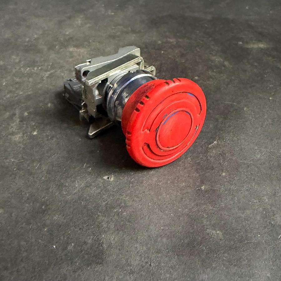 Used TELEMECANIQUE ZBE-102 MUSHROOM HEAD RED PUSHBUTTON ($13 OBO)