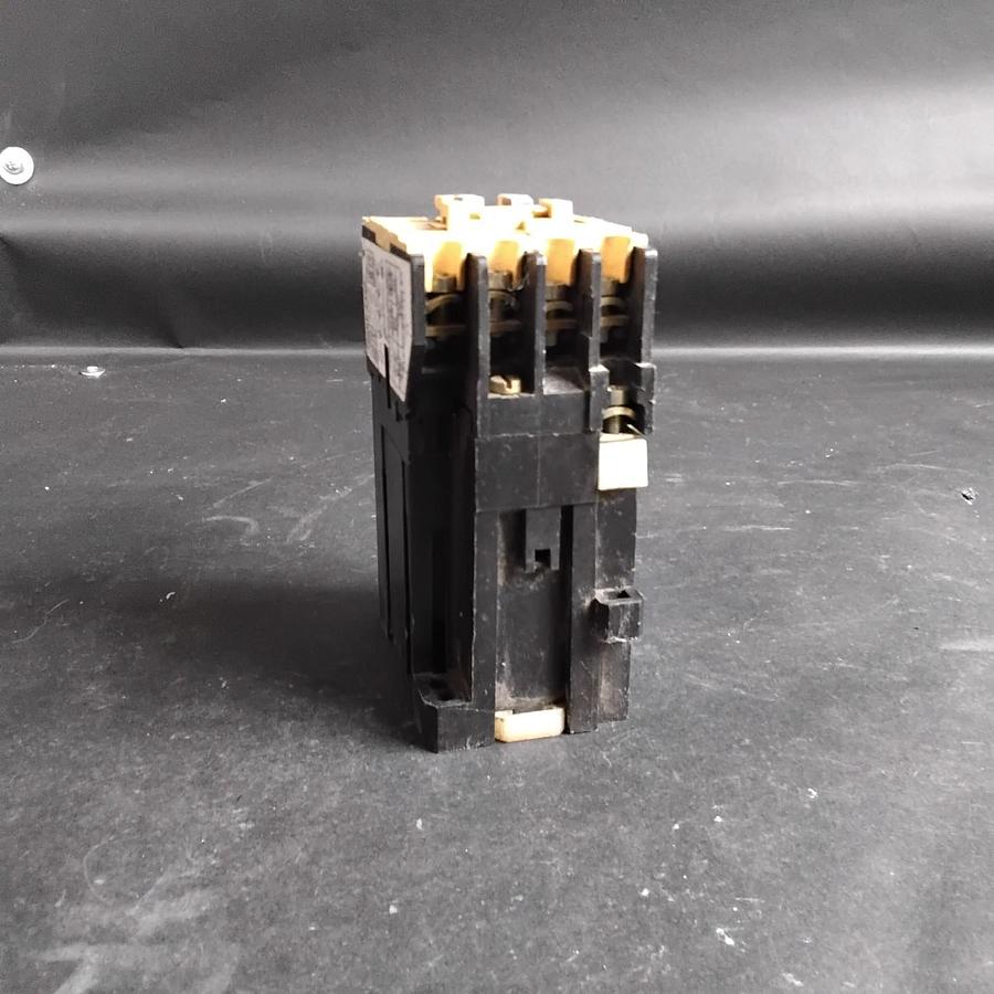 Used ALLEN BRADLEY 700DC-F400* RELAY ($20 OBO)