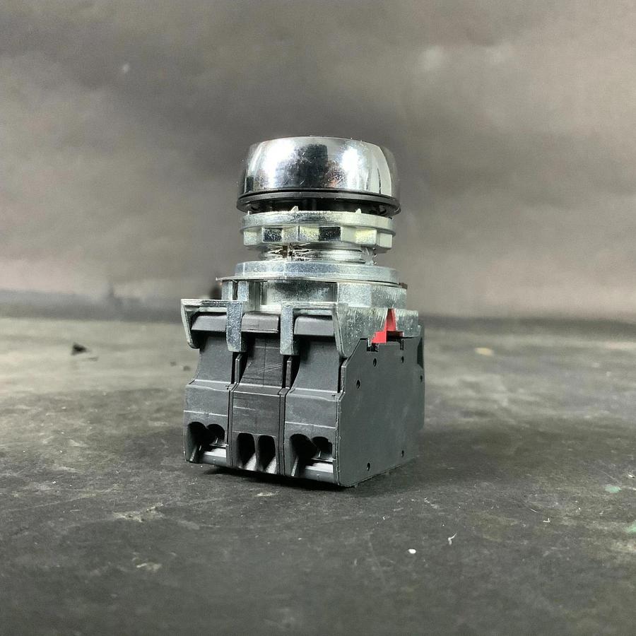 Used ALLEN BRADLEY 800F-Q10 SERIES A BLUE PUSHBUTTON ($25 OBO)