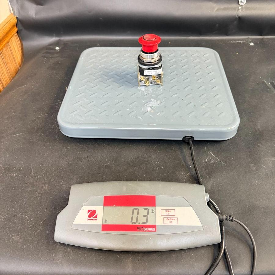 Used ALLEN BRADLEY 800TC-FX6D45 RED PUSHBUTTON ($25 OBO)