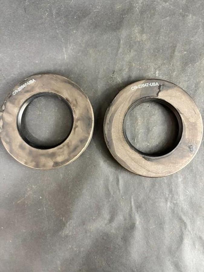 Used CHICAGO RAWHIDE 22647 OIL SEALS - GROUP OF 2