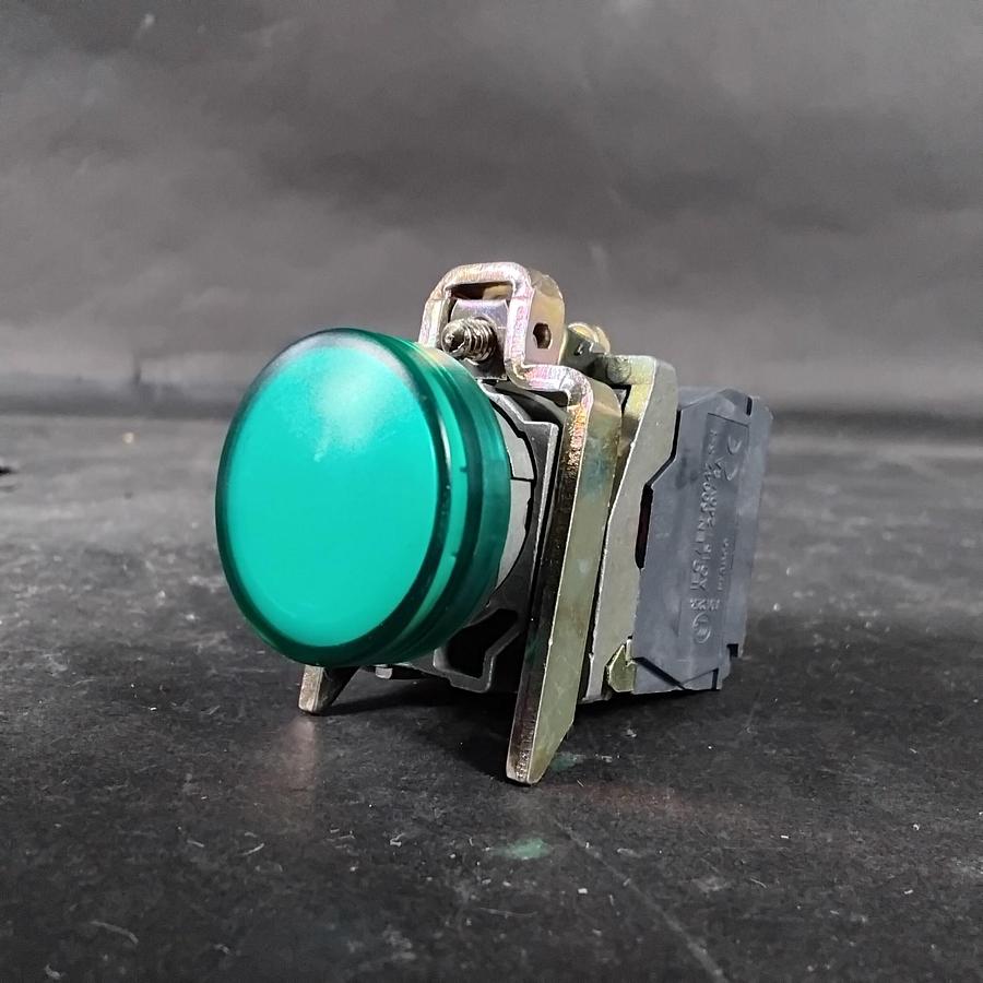 Used TELEMECANIQUE ZBE-101 GREEN PUSHBUTTON ($15 OBO)