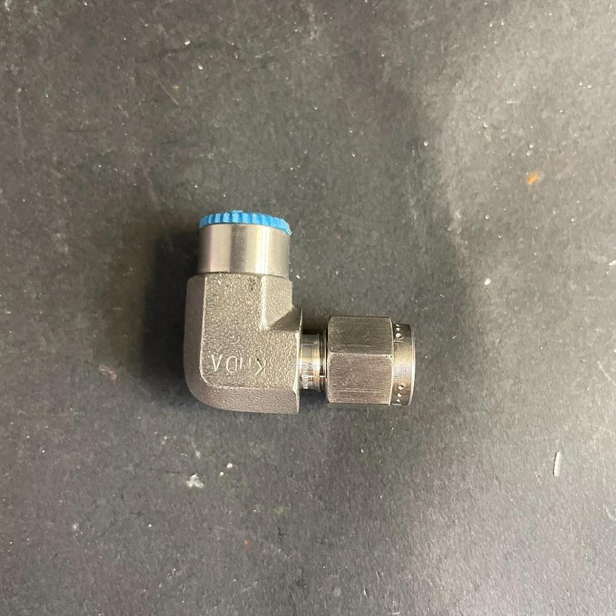 Used BRENNAN 316SS KHDA 1/8 IN ELBOW 90 DEGREE STAINLESS STEEL HYDRAULIC TUBE FITTING