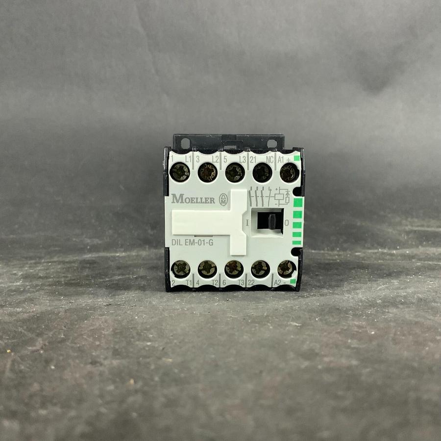 Used MOELLER DIL EM-01-G 24VDC CONTACTOR ($10 OBO)