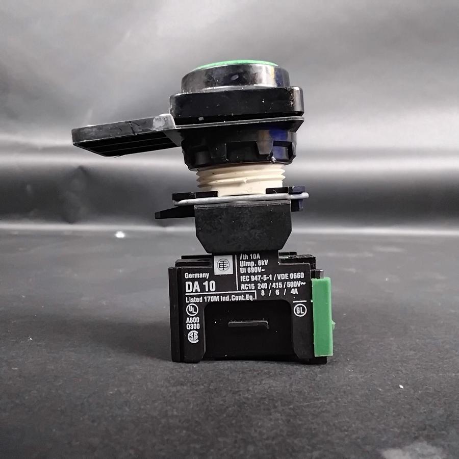 Used TELEMECANIQUE DA10 GREEN PUSHBUTTON ($15 OBO)