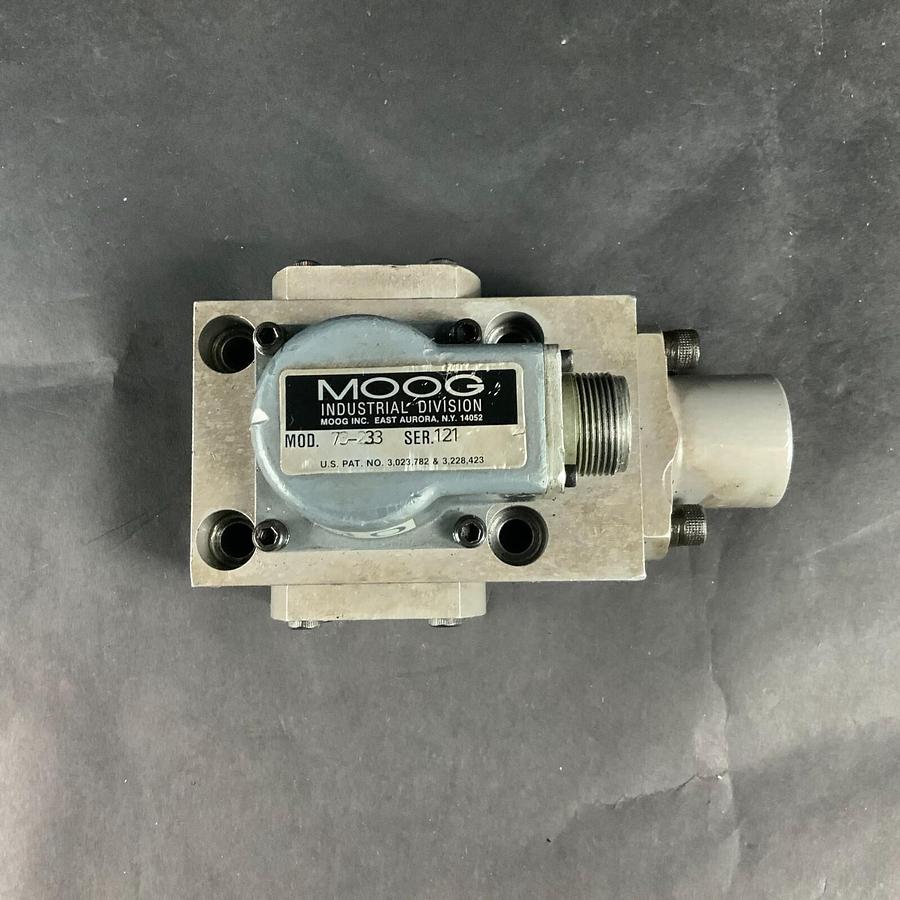 Used MOOG 73-233 HYRDAULIC SERVO VALVE ($1250 OBO)