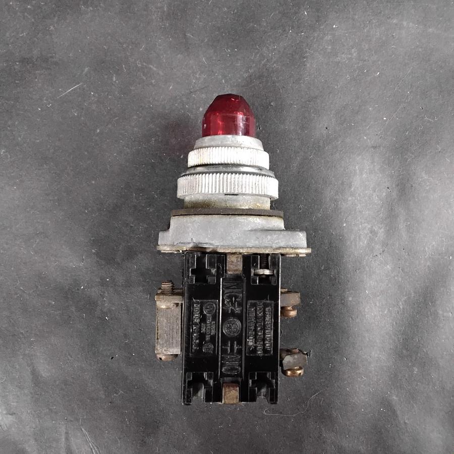 Used GENERAL ELECTRIC CR2940UX RED PILOT LIGHT SWITCH ($20 OBO)