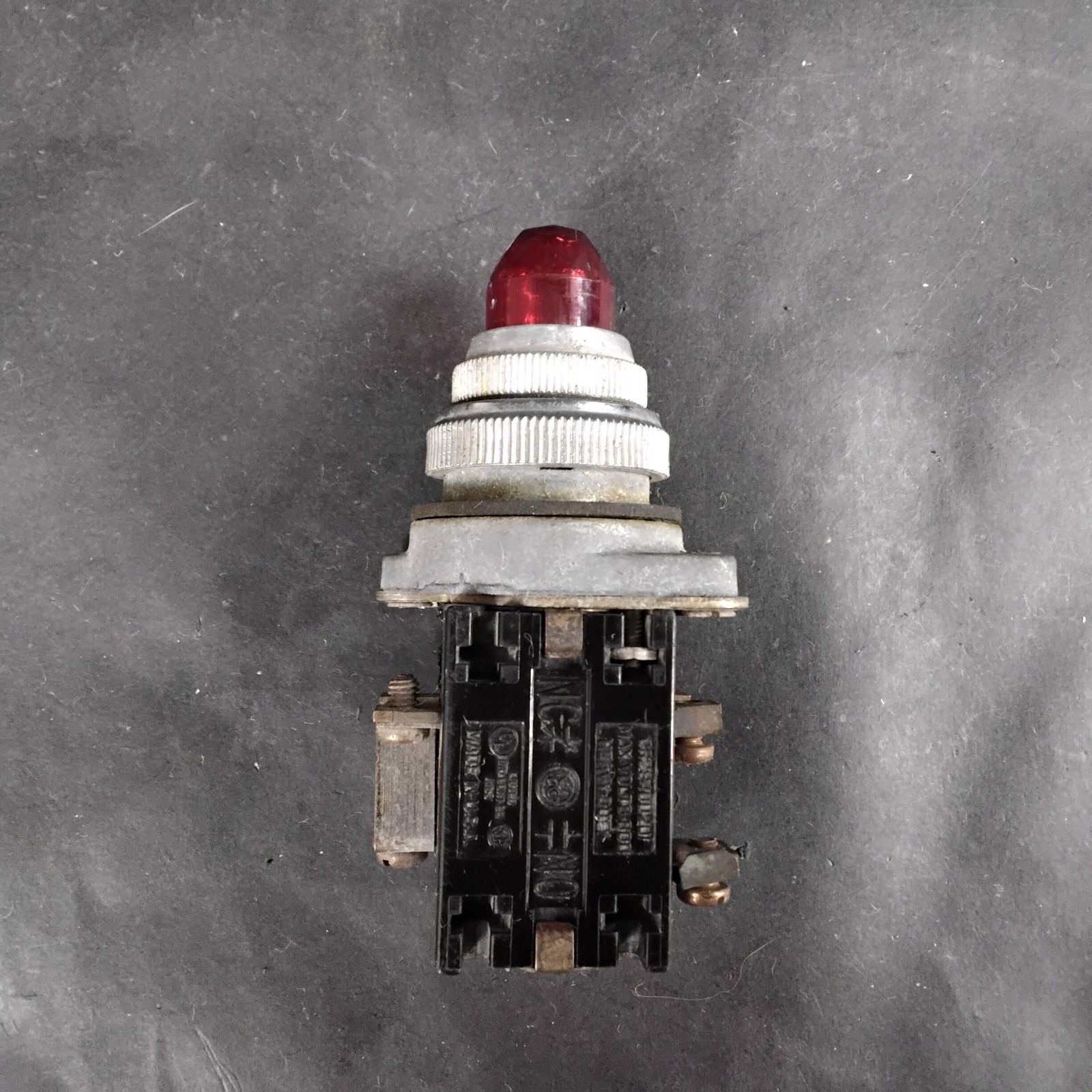 Used GENERAL ELECTRIC CR2940UX RED PILOT LIGHT SWITCH ($20 OBO)