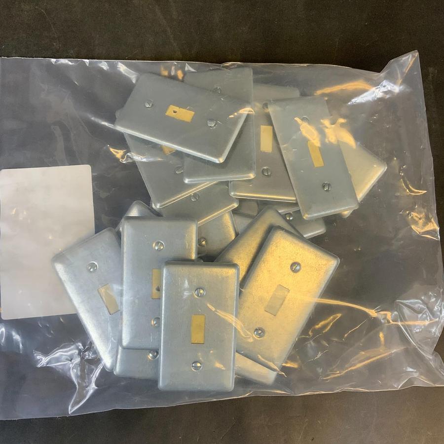 Used EATON CROUSE-HINDS TP618 UTILITY BOX COVER - SET OF 25 ($20 OBO)