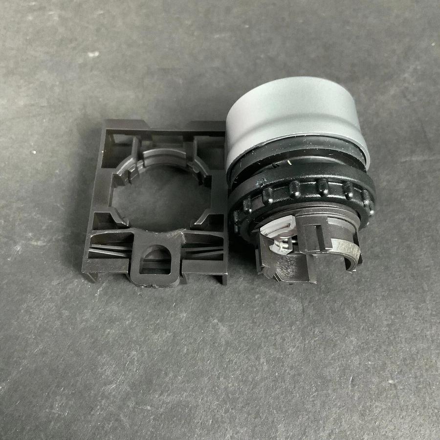 Used EATON M22-DGL-R INDICATOR BUTTON - NEW ($11.50 OBO)