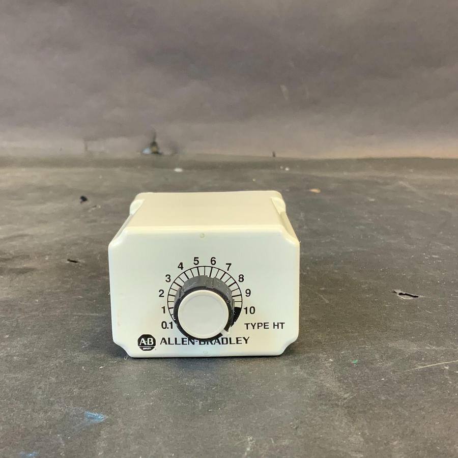Used ALLEN BRADLEY 700-HTAA1 Time Delay Relay($25 OBO)