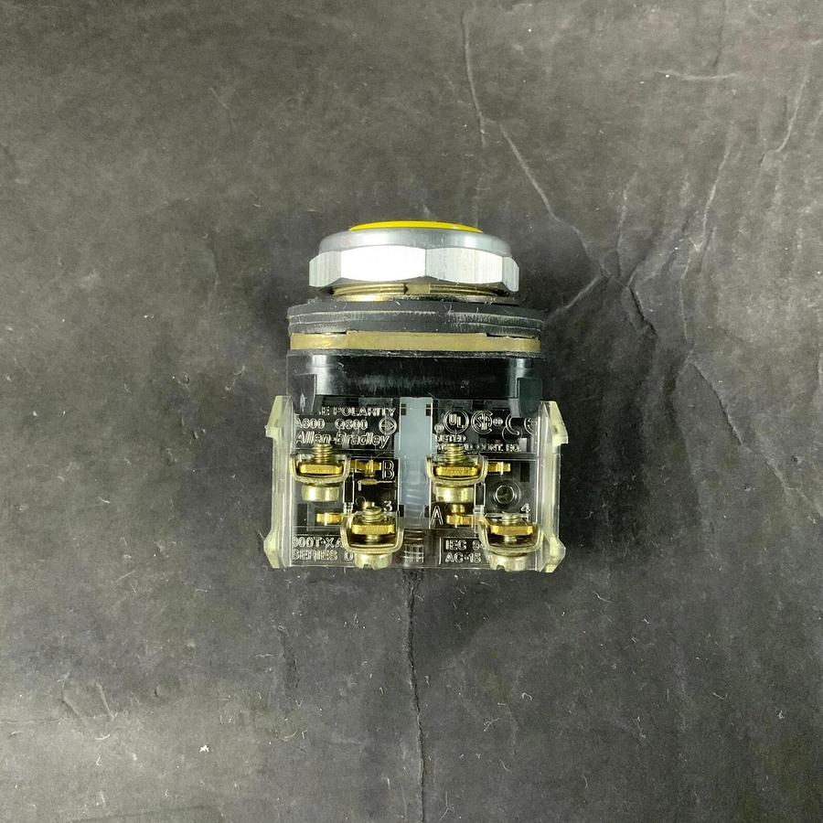 Used ALLEN BRADLEY 800T-A YELLOW PUSHBUTTON ($10 OBO)