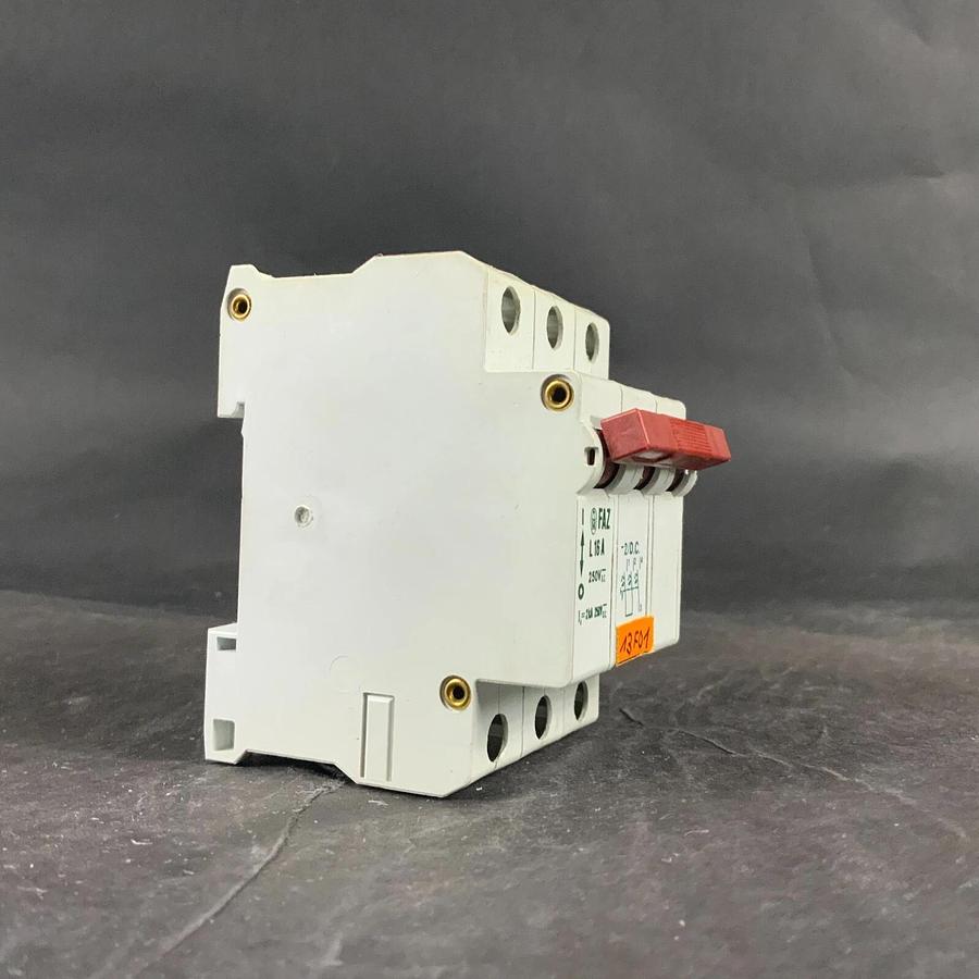 MOELLER FAZ L16A CIRCUIT BREAKER ($45 OBO)