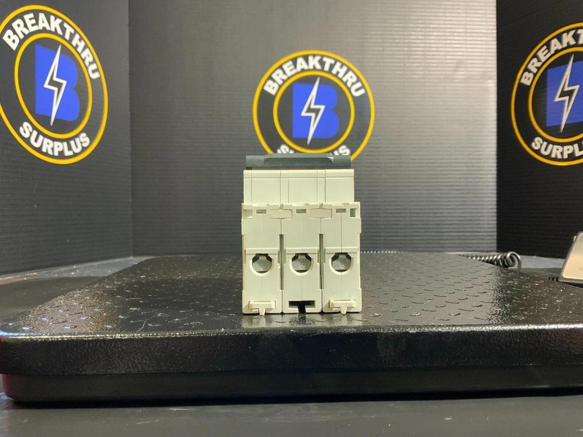 MERLIN GERIN 17472 MULTI9 D30A ($20 OBO)