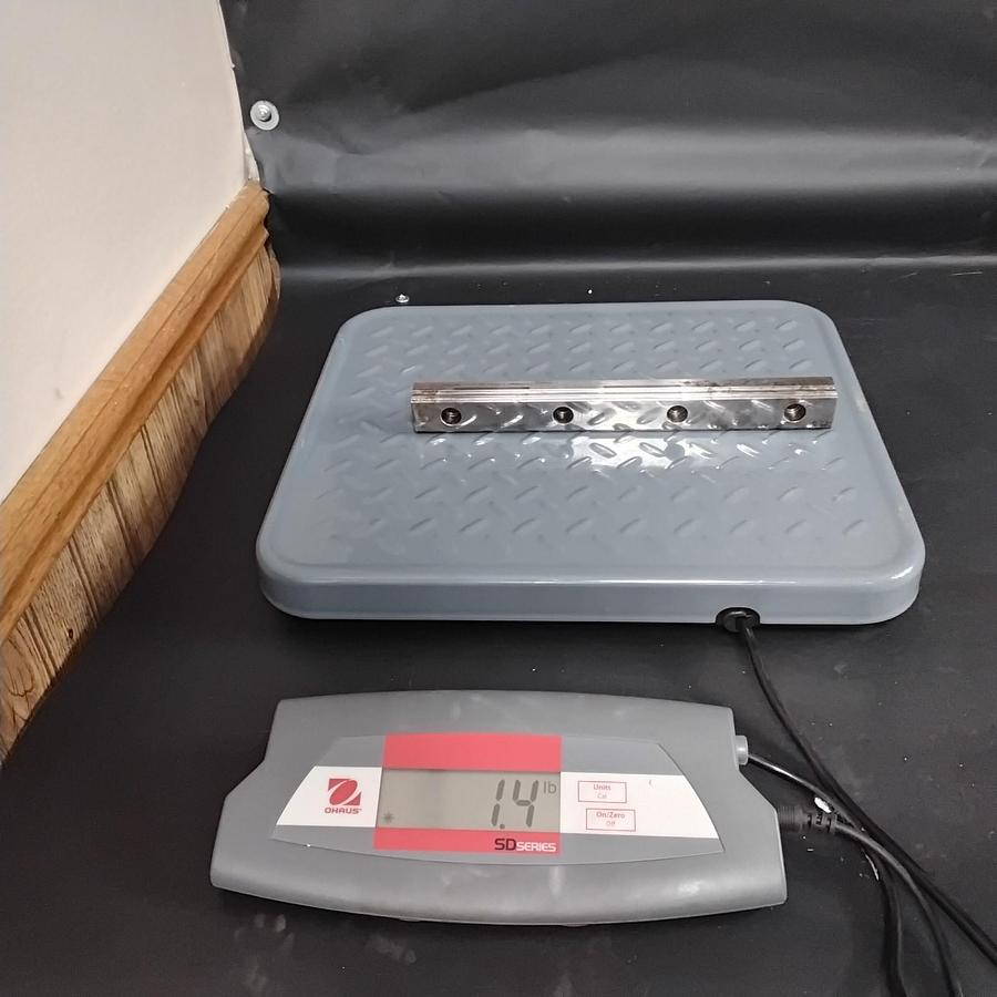 Used UNBRANDED LINEAR RAIL ($30 OBO)