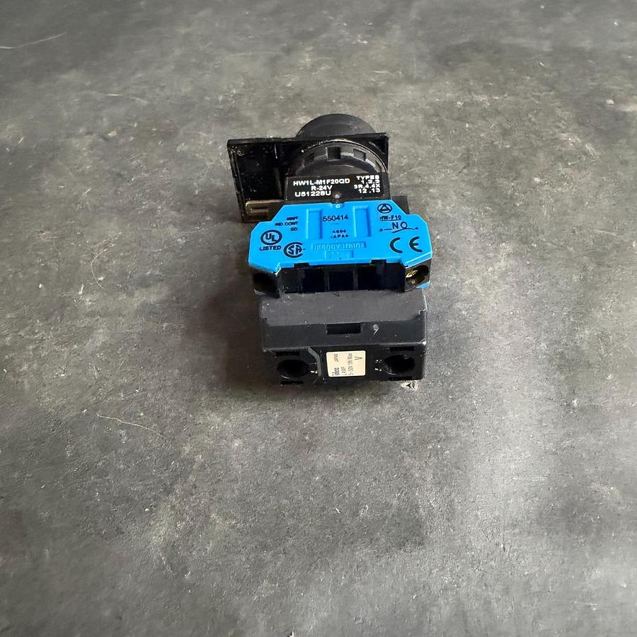 Used IDEC HW1L-M1F20QD R-24V RED PUDHBUTTON ($20 OBO)