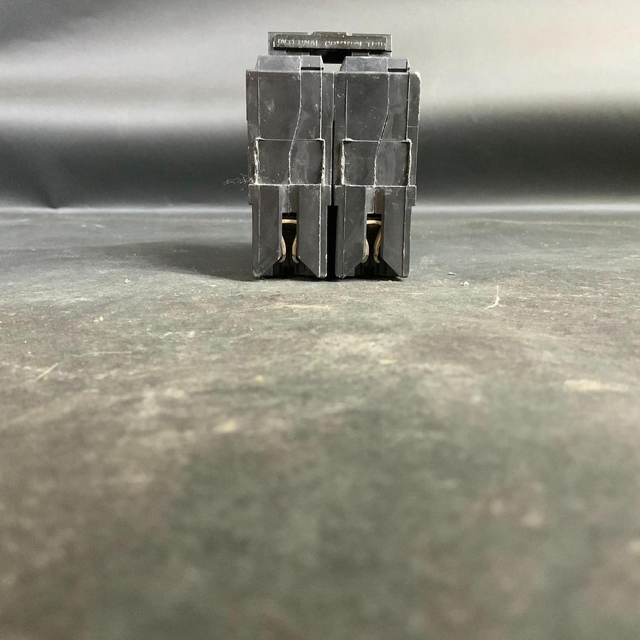 Used GENERAL ELECTRIC THQL2150 120/240V ($15 OBO)