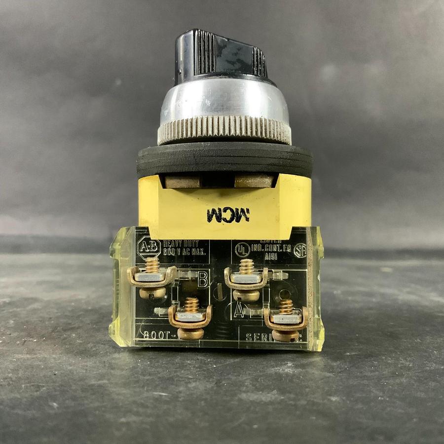 Used ALLEN BRADLEY 800T-H2 SERIES F SELECTOR SWITCH ($20 OBO)