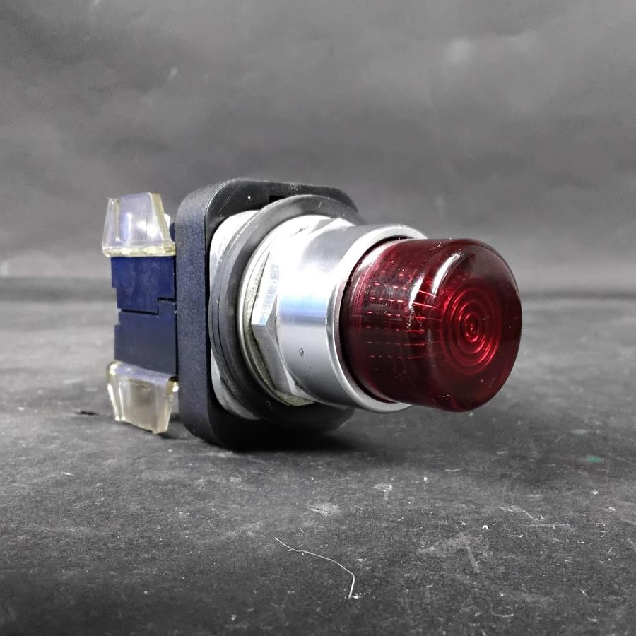 Used ALLEN BRADLEY 800T-QBH10R RED PUSHBUTTON ($40 OBO)