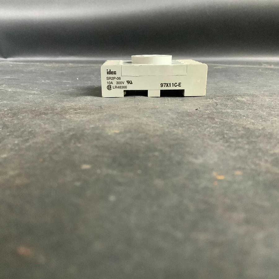 Used IDEC SR2D-06 OCTAL RELAY SOCKET ($3 OBO)