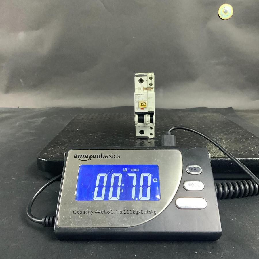 Used SIEMENS 5SY61MCB C10 CIRCUIT BREAKER W/ AS AUX SWITCH ($12 OBO)