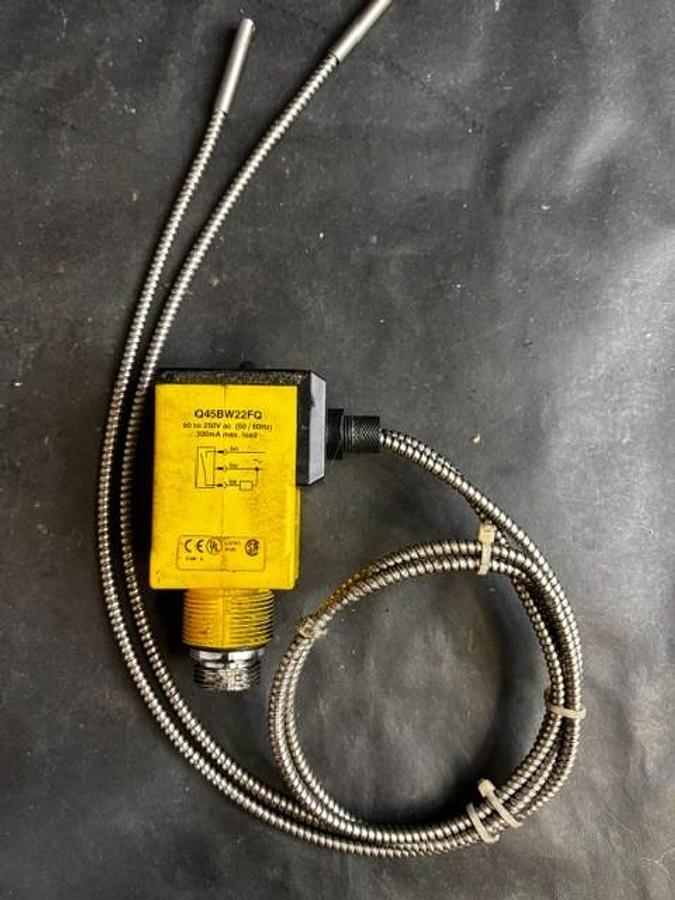 Used BANNER Q45BW22FQ PHOTOELECTRIC SENSOR