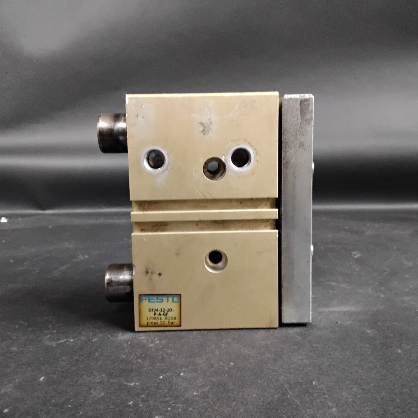 Used FESTO DFM-32-20-P-A-GF PNEUMATIC CYLINDER ($80 OBO)