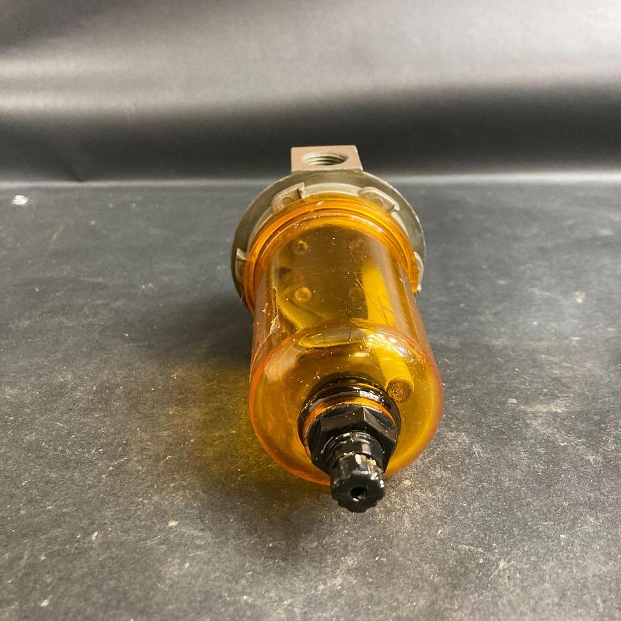 Used SCHRADER BELLOWS LUBRICATOR NO 35831000 ($50 OBO)