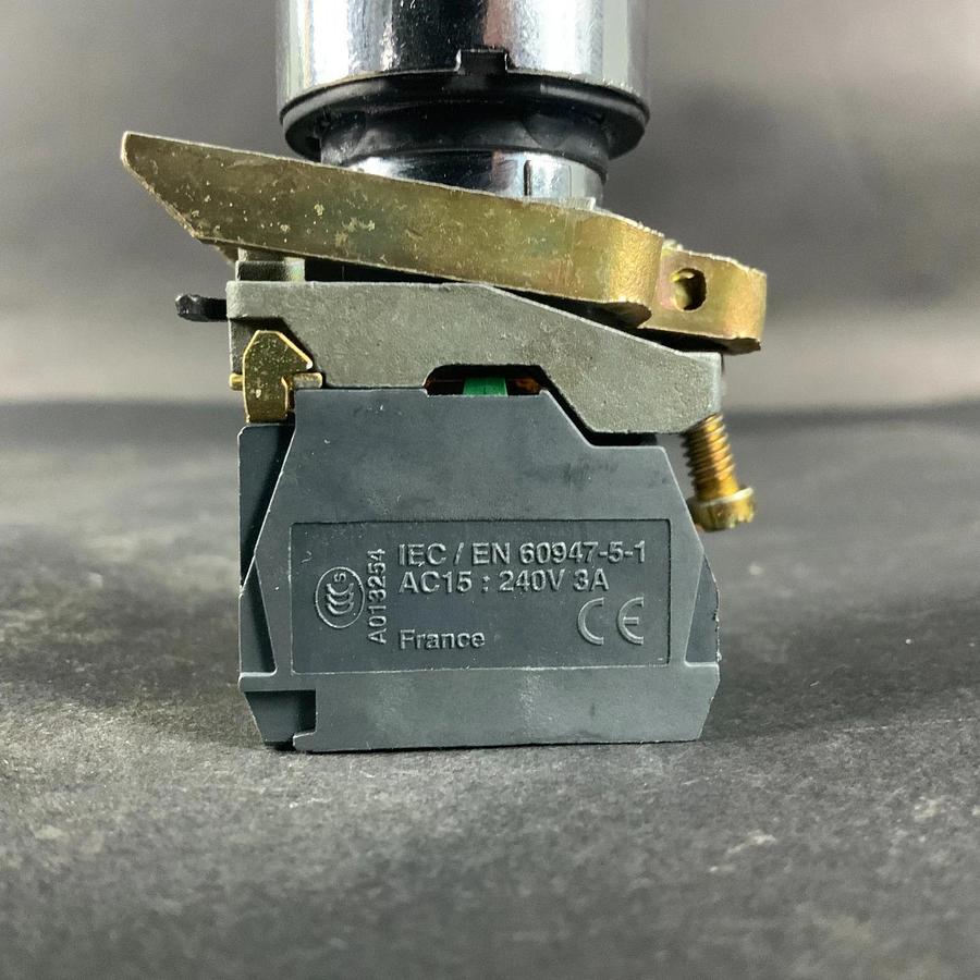 Used IEC 60947-5-1 ORANGE PUSH BUTTON ($10 OBO)