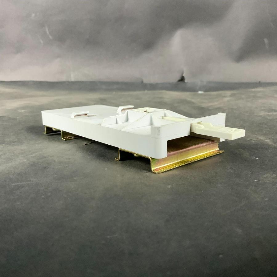 Used ALLEN BRADLEY 140-DC1 SER C PLATE ADAPTOR ($12 OBO)