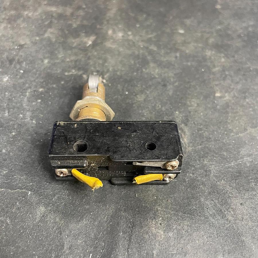 Used HONEYWELL BZ-2RQ181-UL MICRO SWITCH