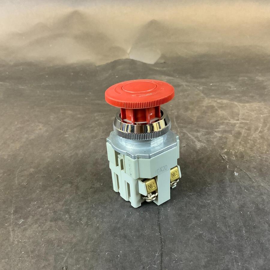 Used IDEC IZUMI 41-10650 SWITCH BUTTON ($5 OBO)