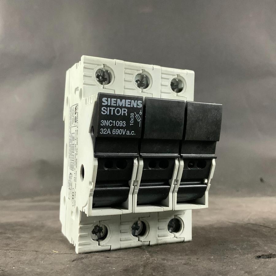 Used SIEMENS 3NC1093 ISOLATING SWITCH ($25 OBO)