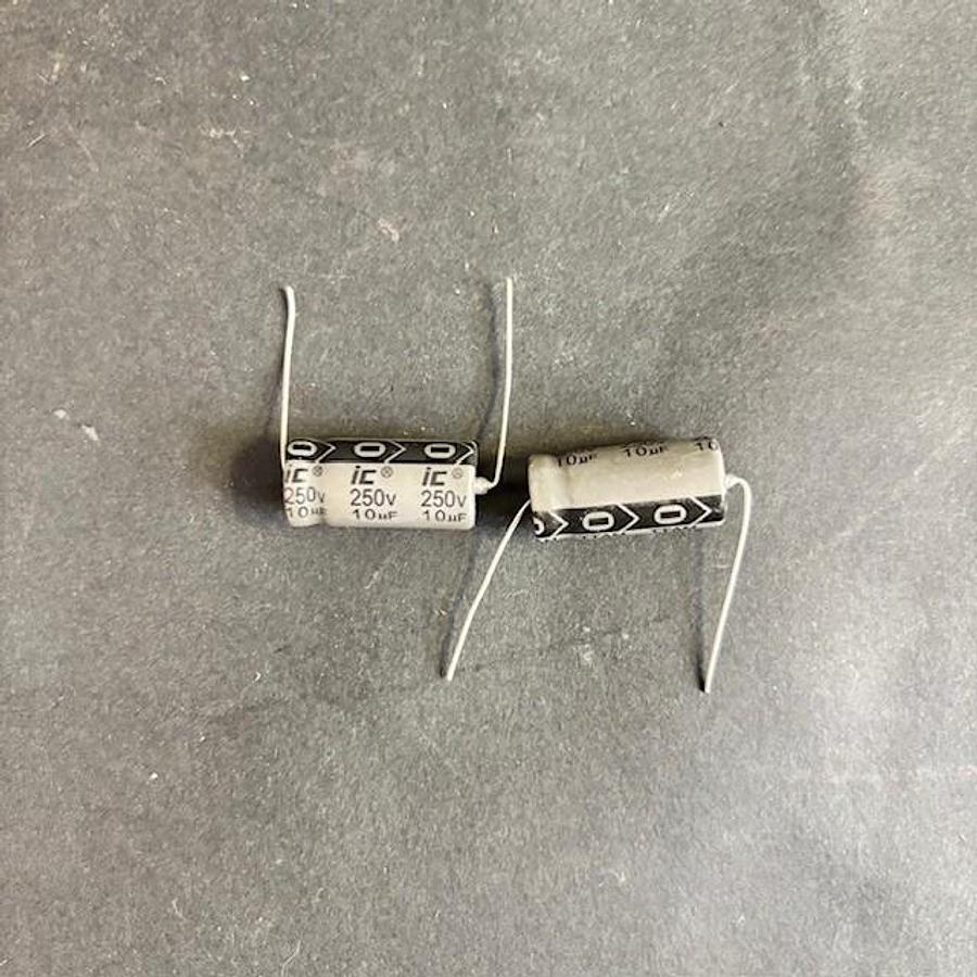 Used ILLINOIS TTAM 10UF CAPACITOR 2PCS